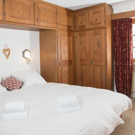With Ski-in Ski-out Access And Fireplace Lenzerheide